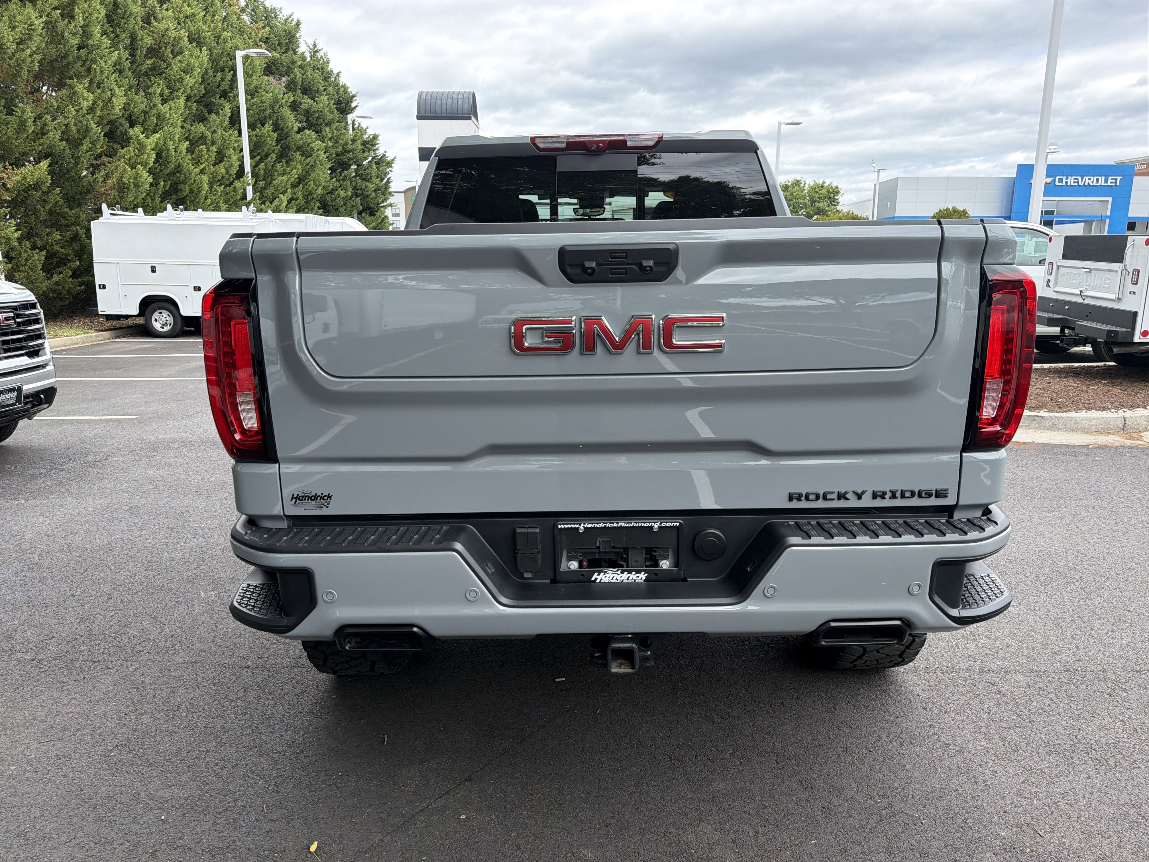 Used 2025 GMC Sierra 1500 AT4 w/ AT4 Premium Package AWD/4WD image 9