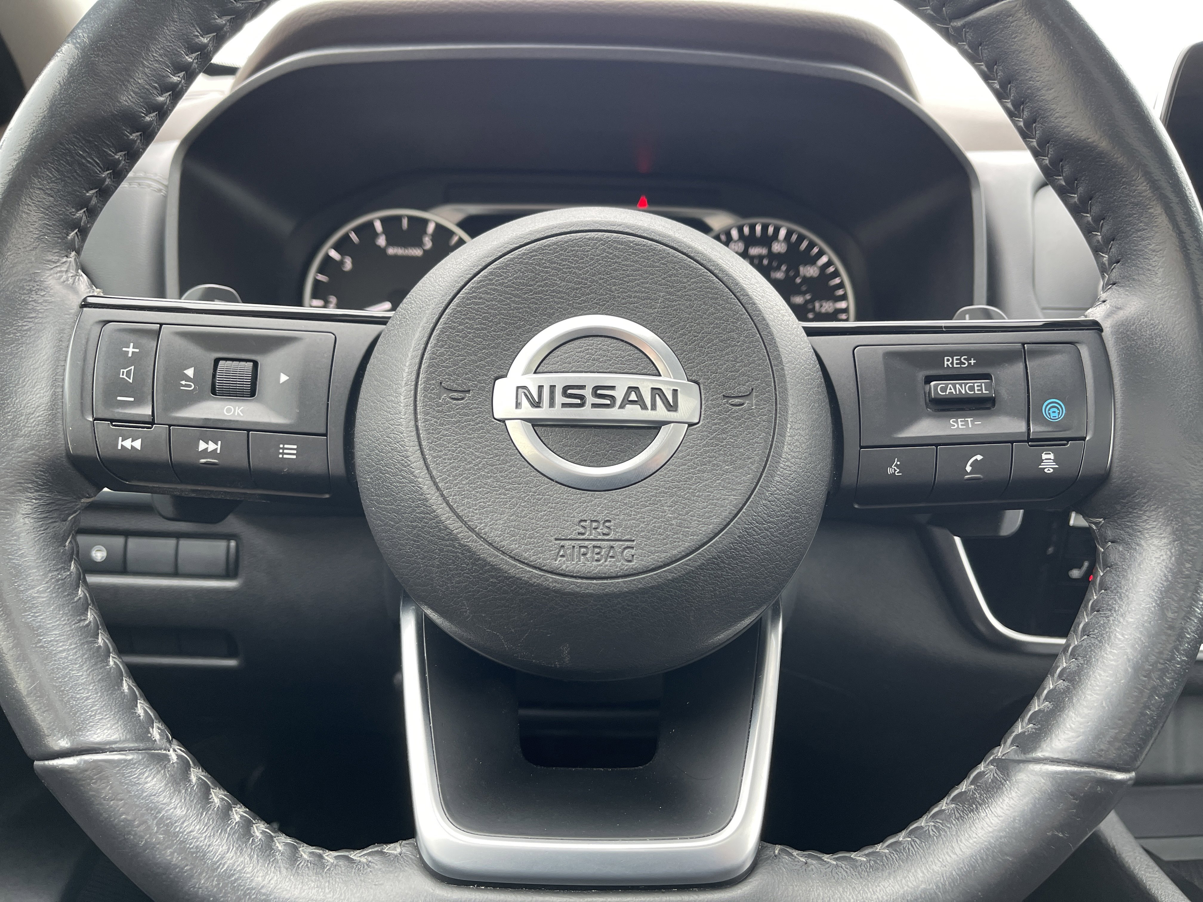 Used 2021 Nissan Rogue SV image 16