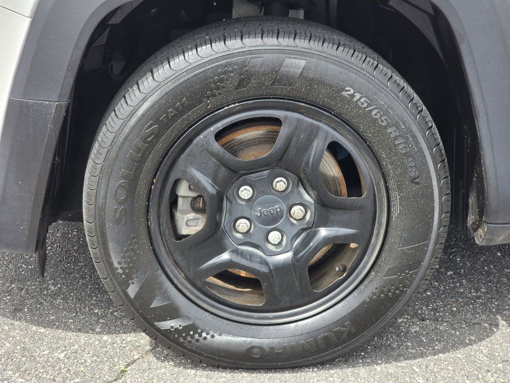 Used 2019 Jeep Renegade Sport image 22