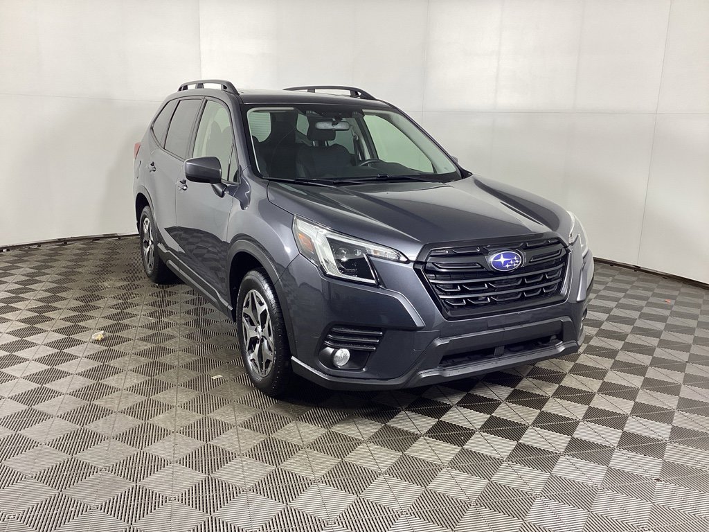 Used 2022 Subaru Forester Premium image 1