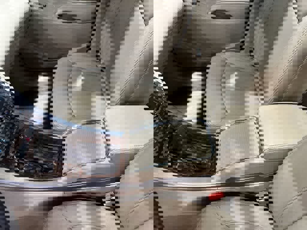 Used 2010 Buick LaCrosse CXL image 28