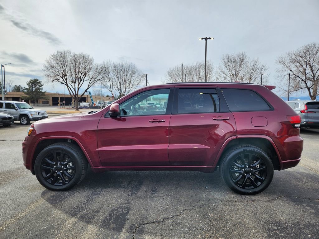 Used 2021 Jeep Grand Cherokee Laredo X image 4