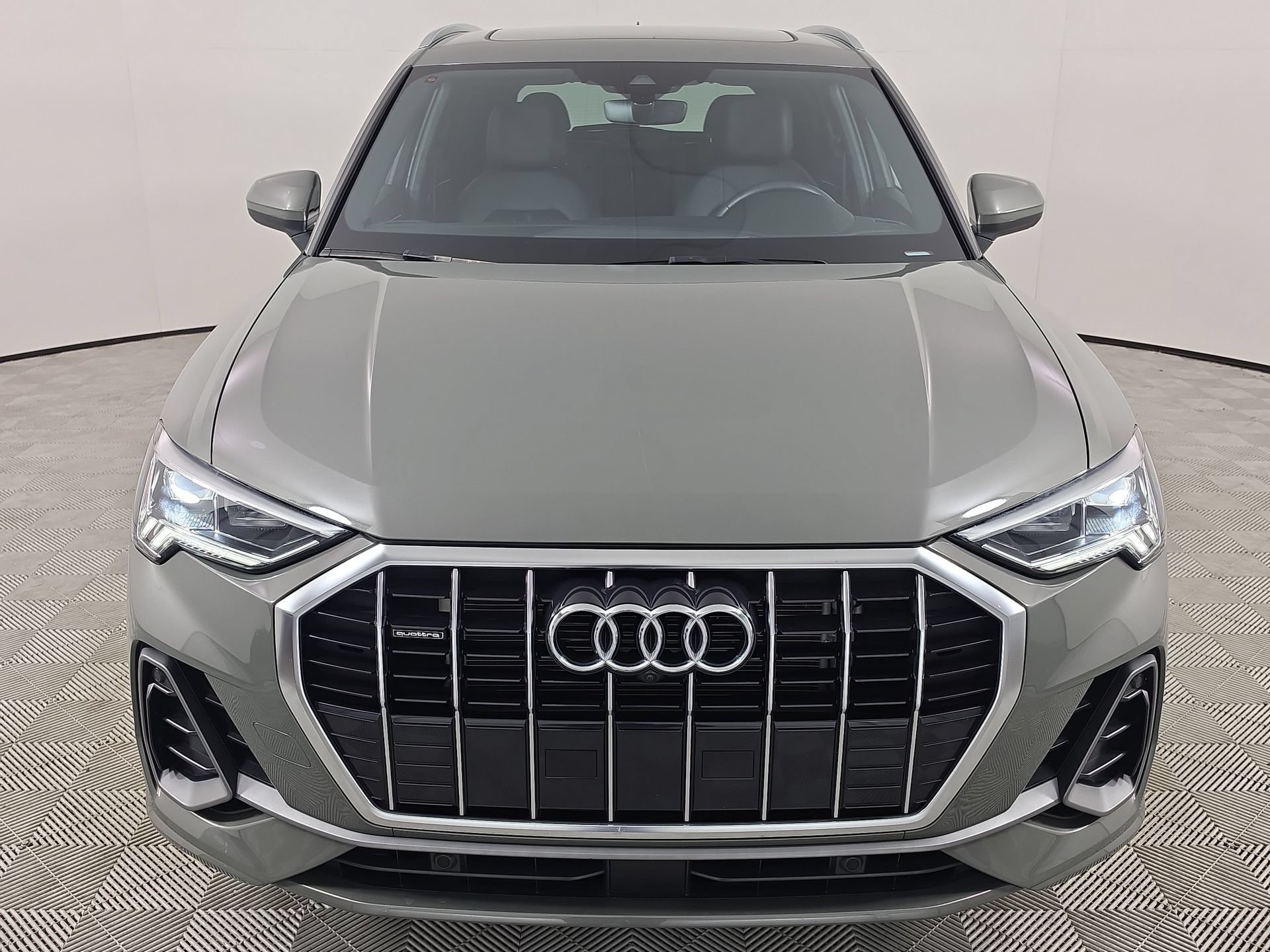Certified 2023 Audi Q3 2.0T Premium Plus AWD/4WD image 2