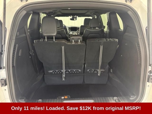 Used 2025 Chrysler Pacifica Limited FWD image 14