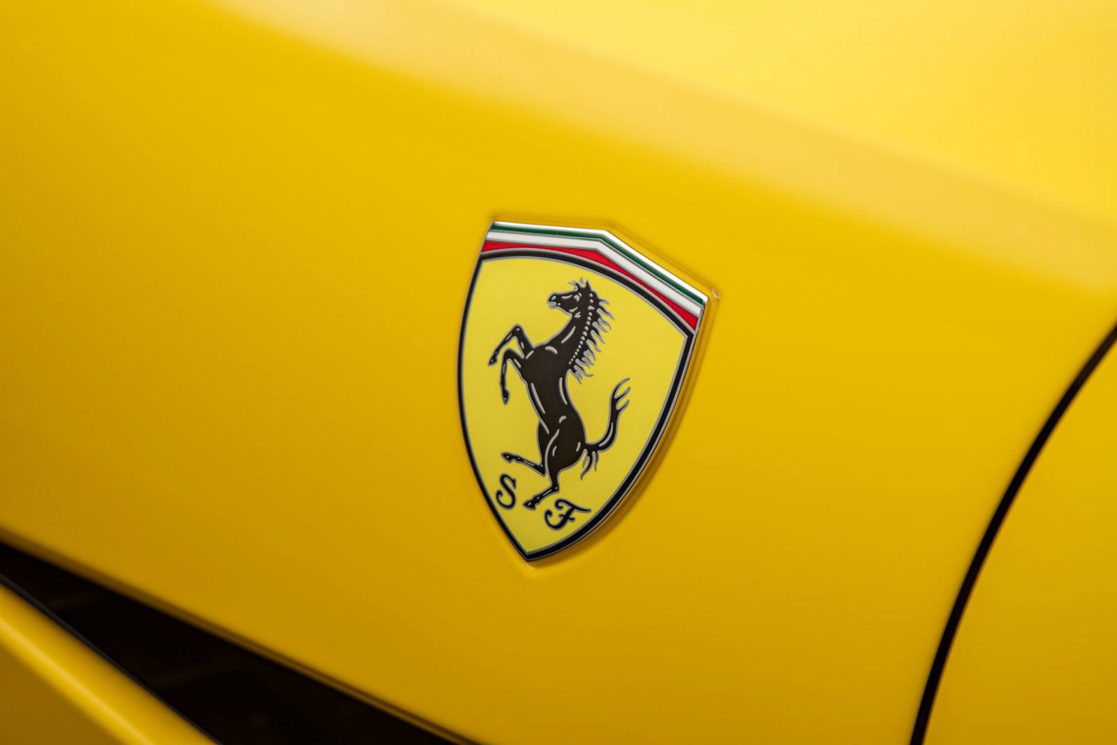 Used 2019 Ferrari Portofino RWD image 39