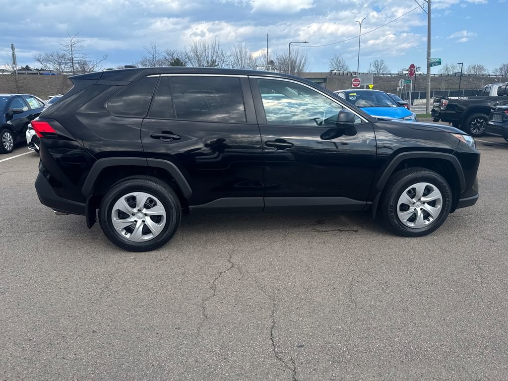 Used 2023 Toyota RAV4 LE image 9
