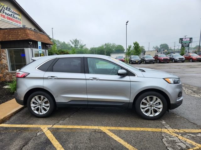 Used 2024 Ford Edge Titanium image 2
