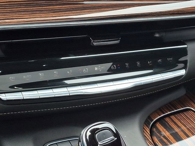 Certified 2024 Cadillac Escalade Premium Luxury w/ Performance Package AWD/4WD image 16