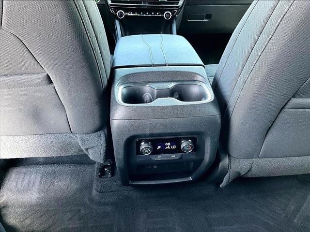 Used 2025 Chevrolet Traverse LT FWD image 25