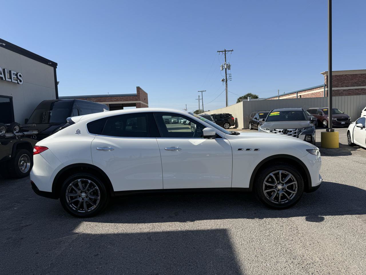 Used 2018 Maserati Levante AWD/4WD image 5