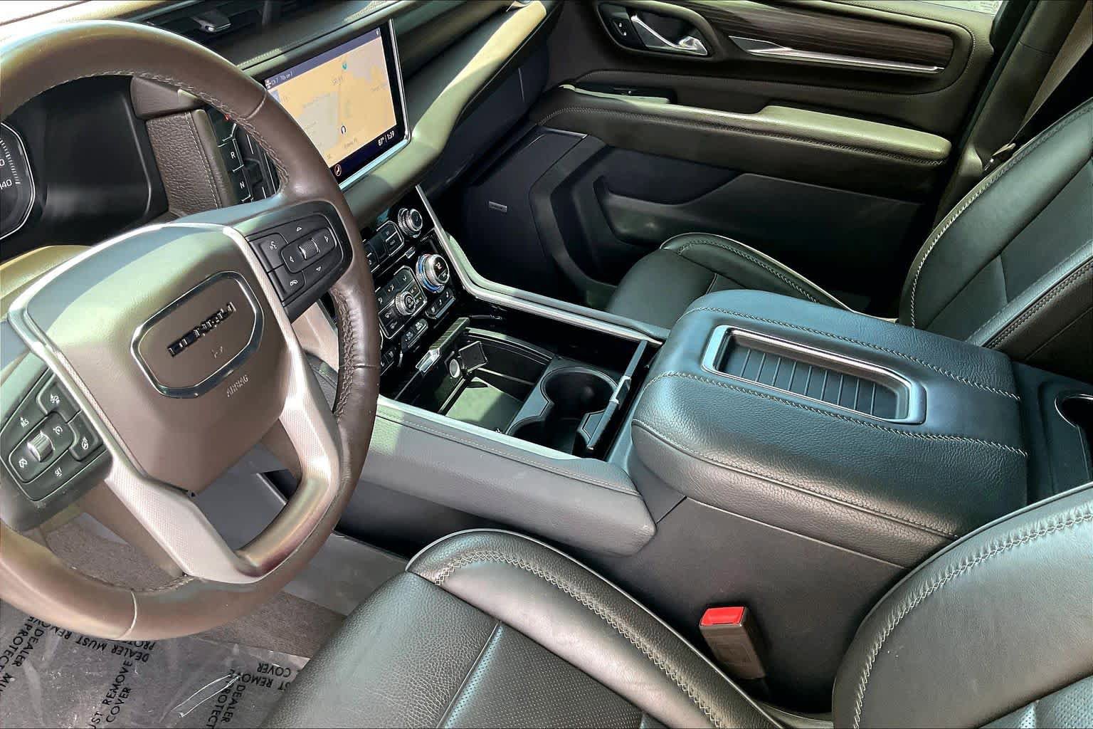 Used 2021 GMC Yukon Denali w/ Denali Premium Package RWD image 17