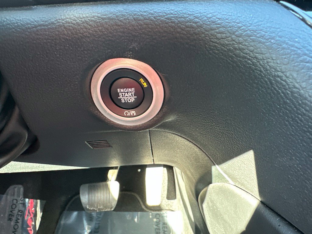 Used 2025 Chrysler Pacifica Limited FWD image 53