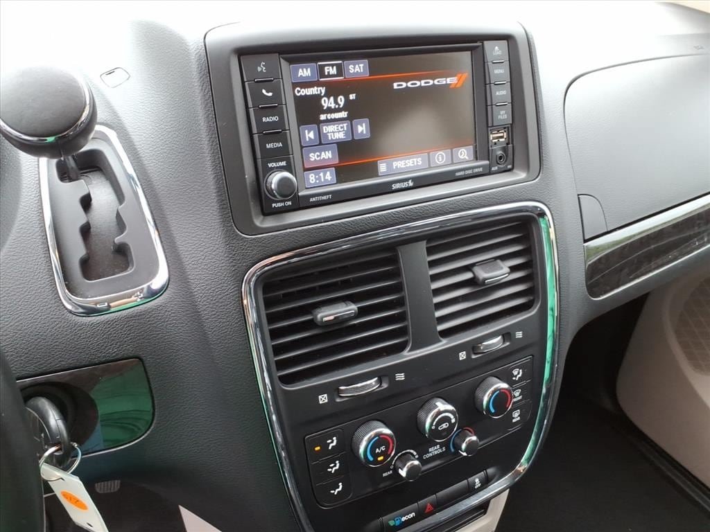 Used 2018 Dodge Grand Caravan SE w/ UConnect Hands-Free Group FWD image 25