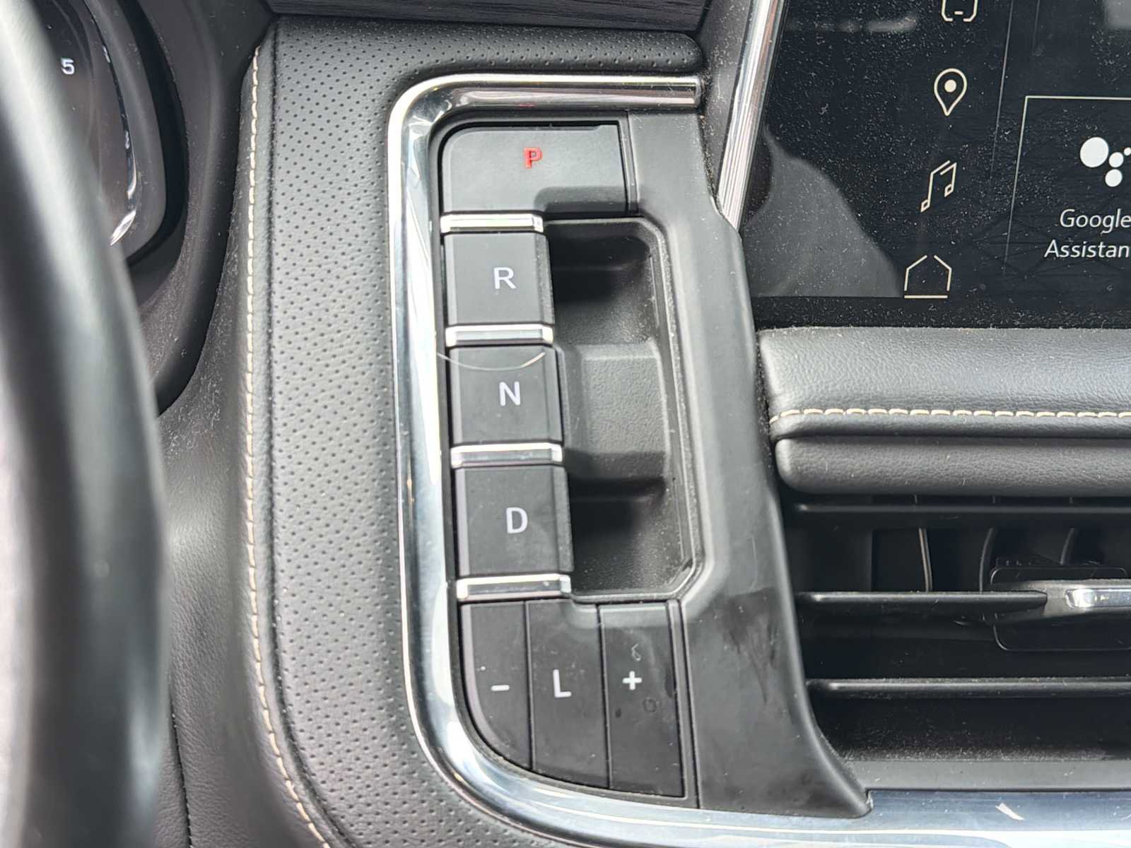 Used 2023 GMC Yukon XL SLT image 9