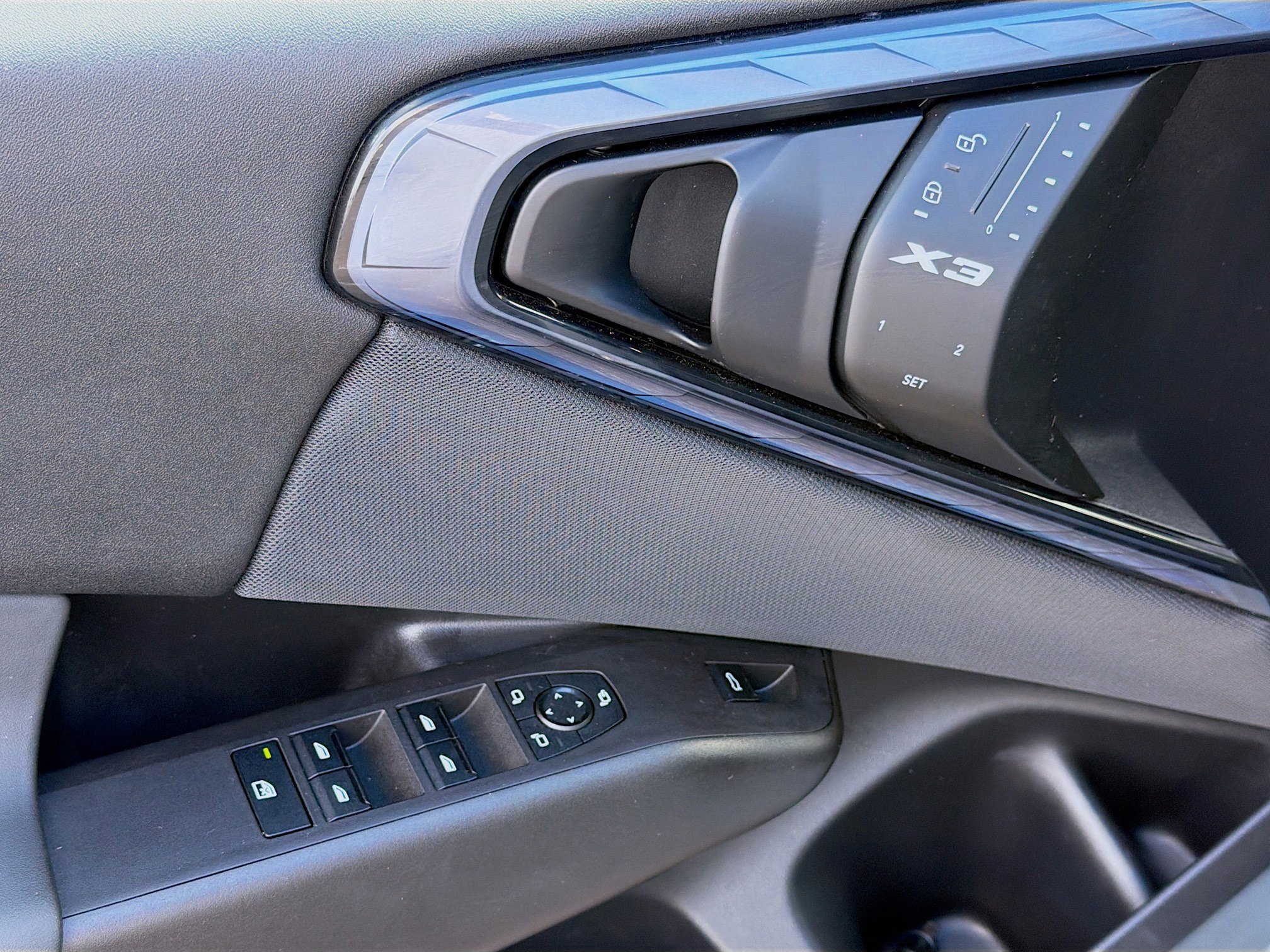 Used 2025 BMW X3 xDrive30i w/ Premium Package image 23