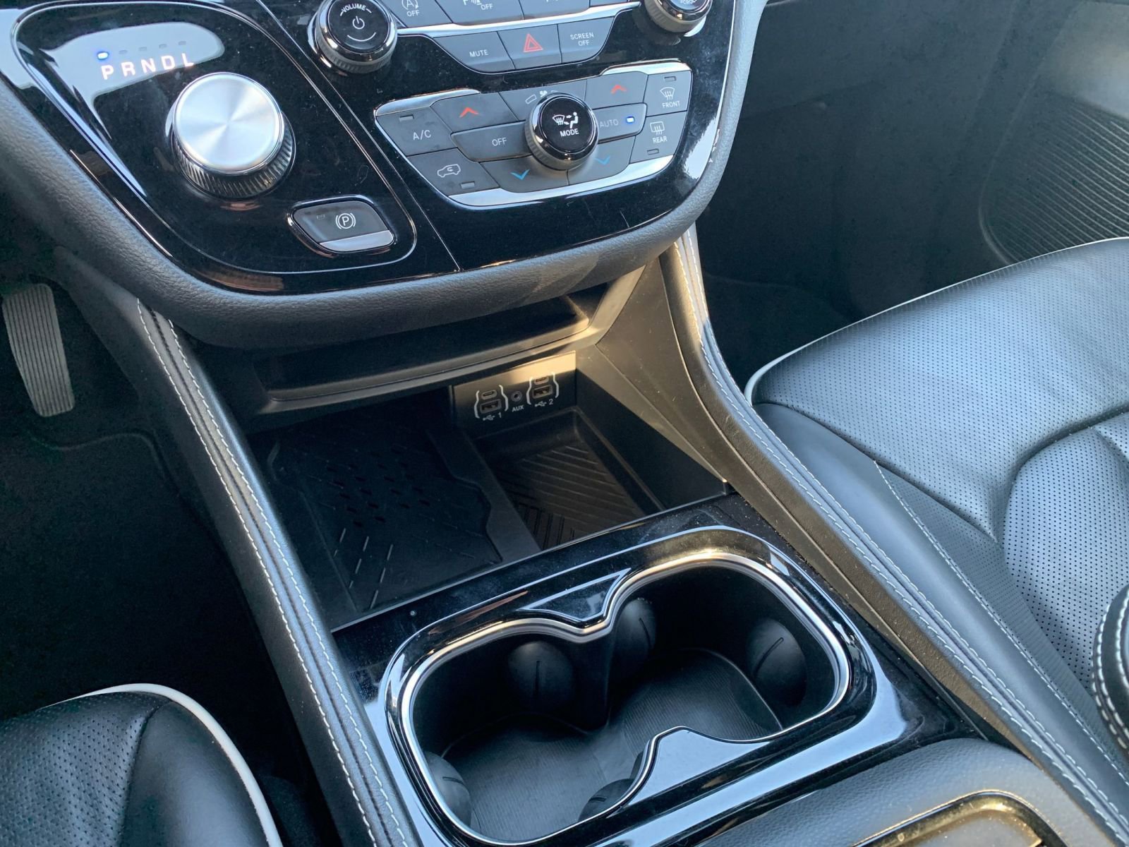 Used 2025 Chrysler Pacifica Limited image 45