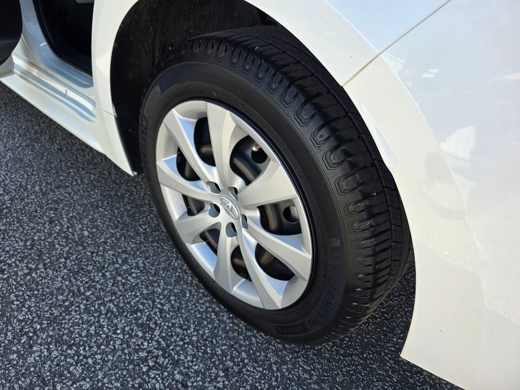 Used 2023 Toyota Corolla LE FWD image 16