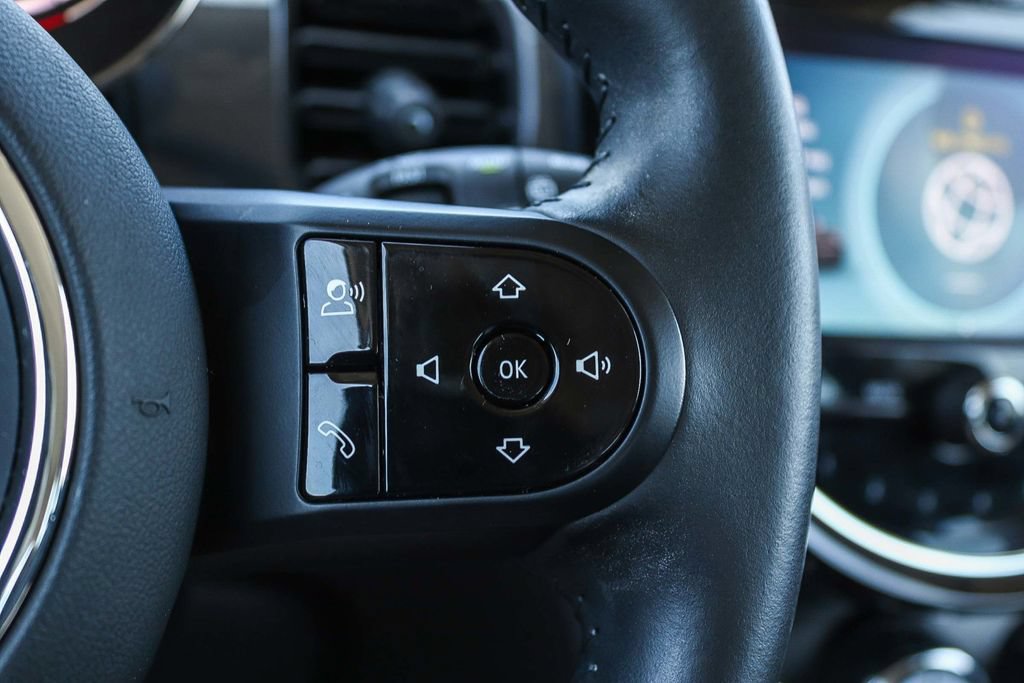 Used 2024 MINI Cooper 2-Door Hardtop FWD image 28