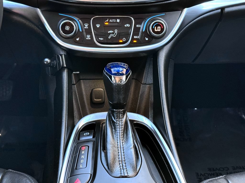 Used 2017 Chevrolet Volt Premier w/ Driver Confidence Package FWD image 28