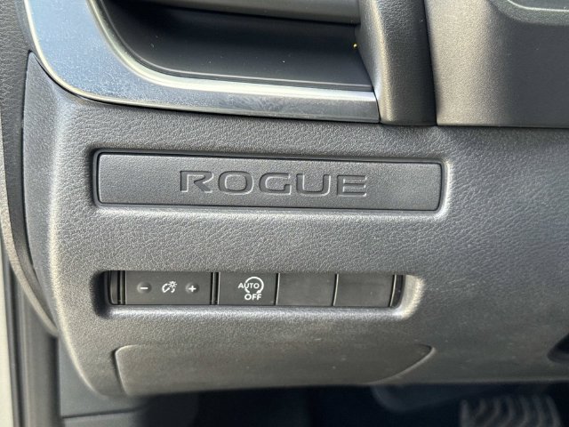 Used 2023 Nissan Rogue S AWD/4WD image 20