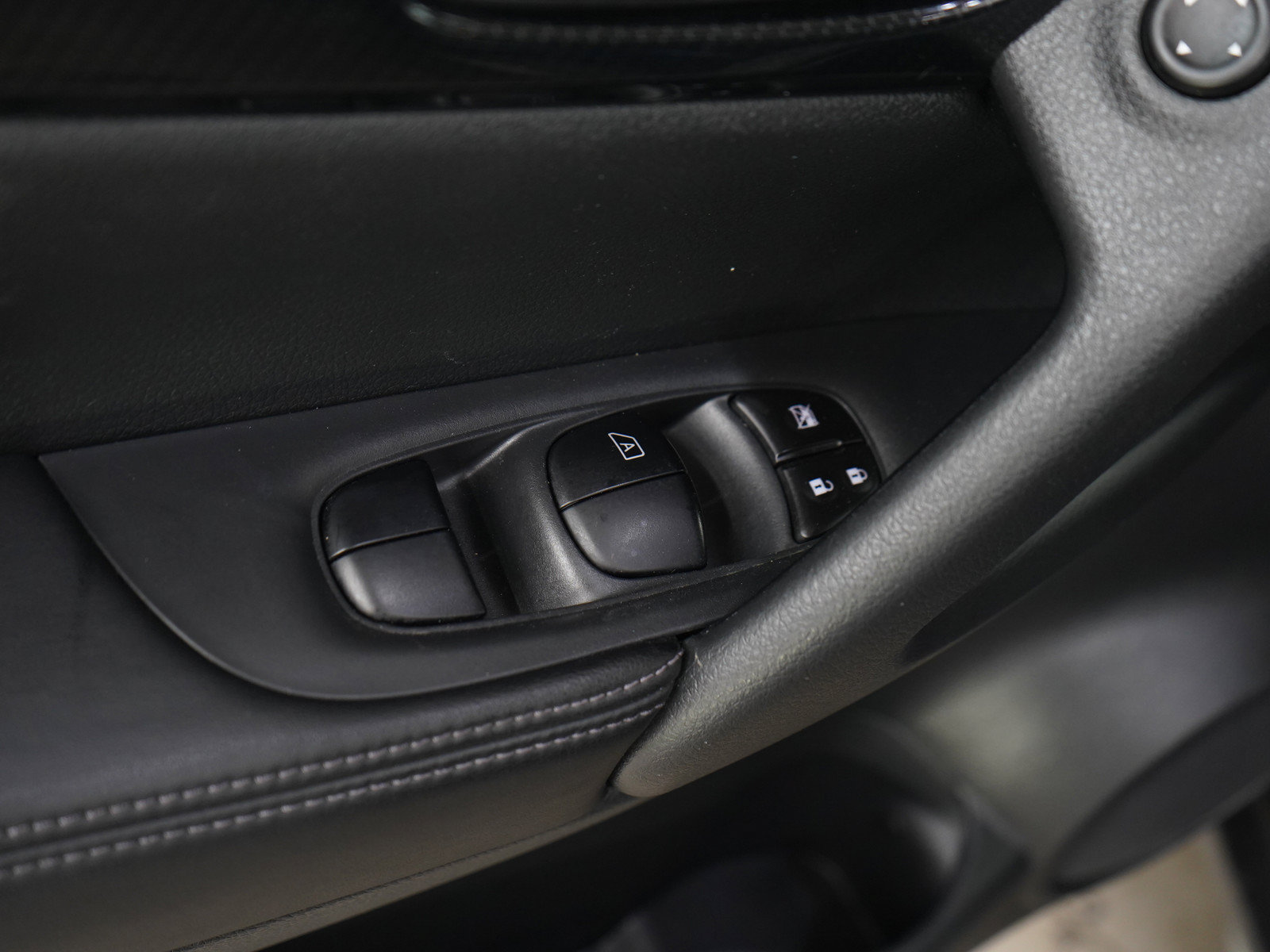 Used 2019 Nissan Rogue SL w/ Premium Package AWD/4WD image 20