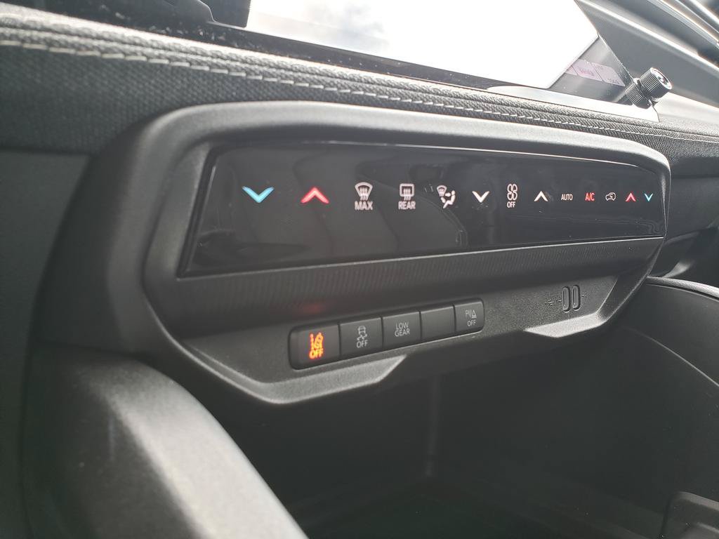 New 2026 Jeep Cherokee Laredo AWD/4WD image 23