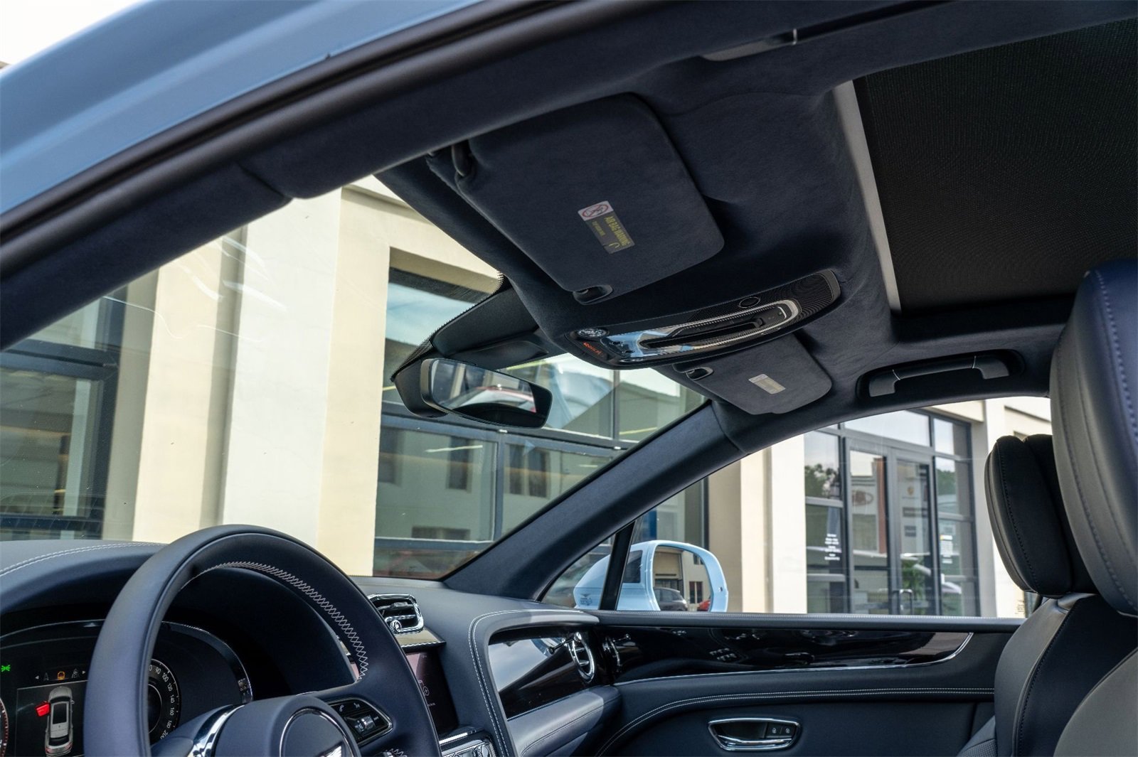 New 2025 Bentley Bentayga image 32