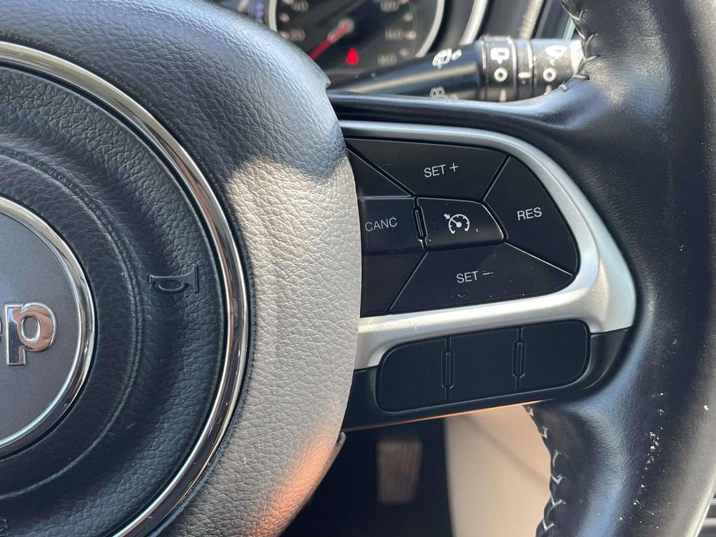 Used 2020 Jeep Compass Latitude FWD image 28