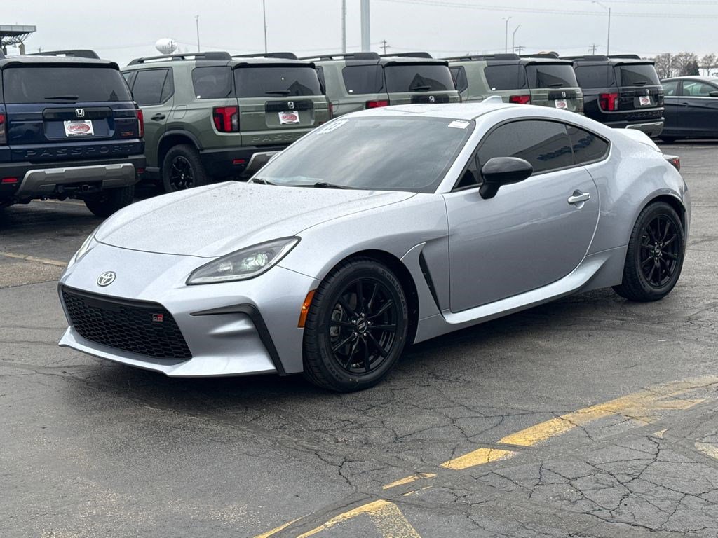 Used 2023 Toyota GR86 Premium w/ ALL Weather Mat Package (TMS) image 7