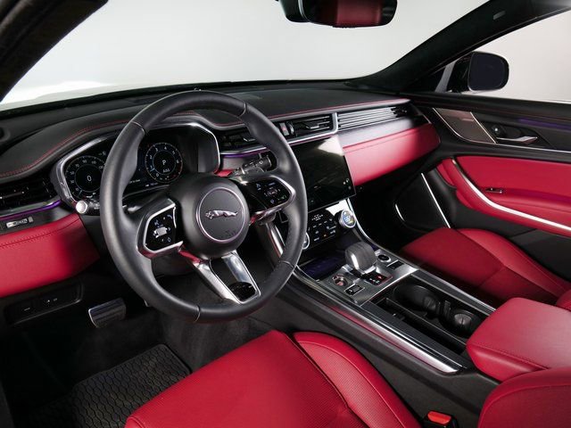 Used 2024 Jaguar XF R-Dynamic SE image 18