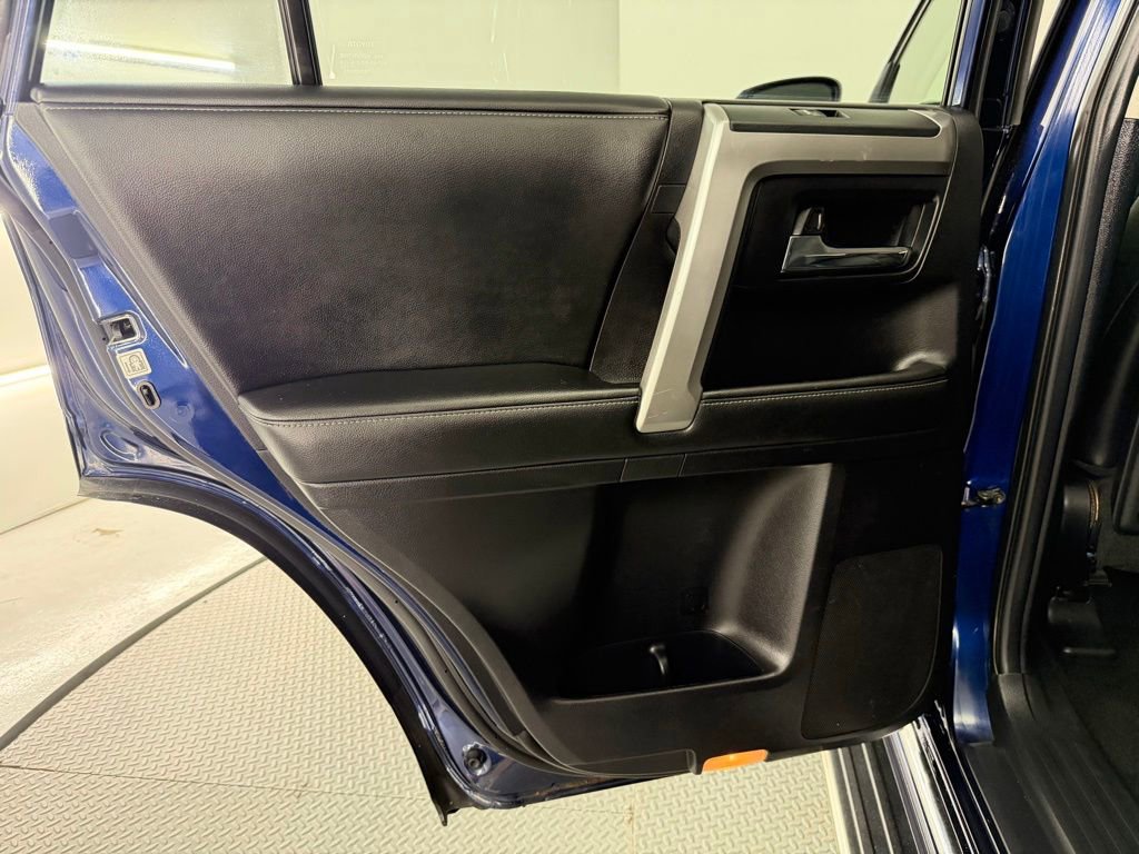 Used 2015 Toyota 4Runner Limited AWD/4WD image 35
