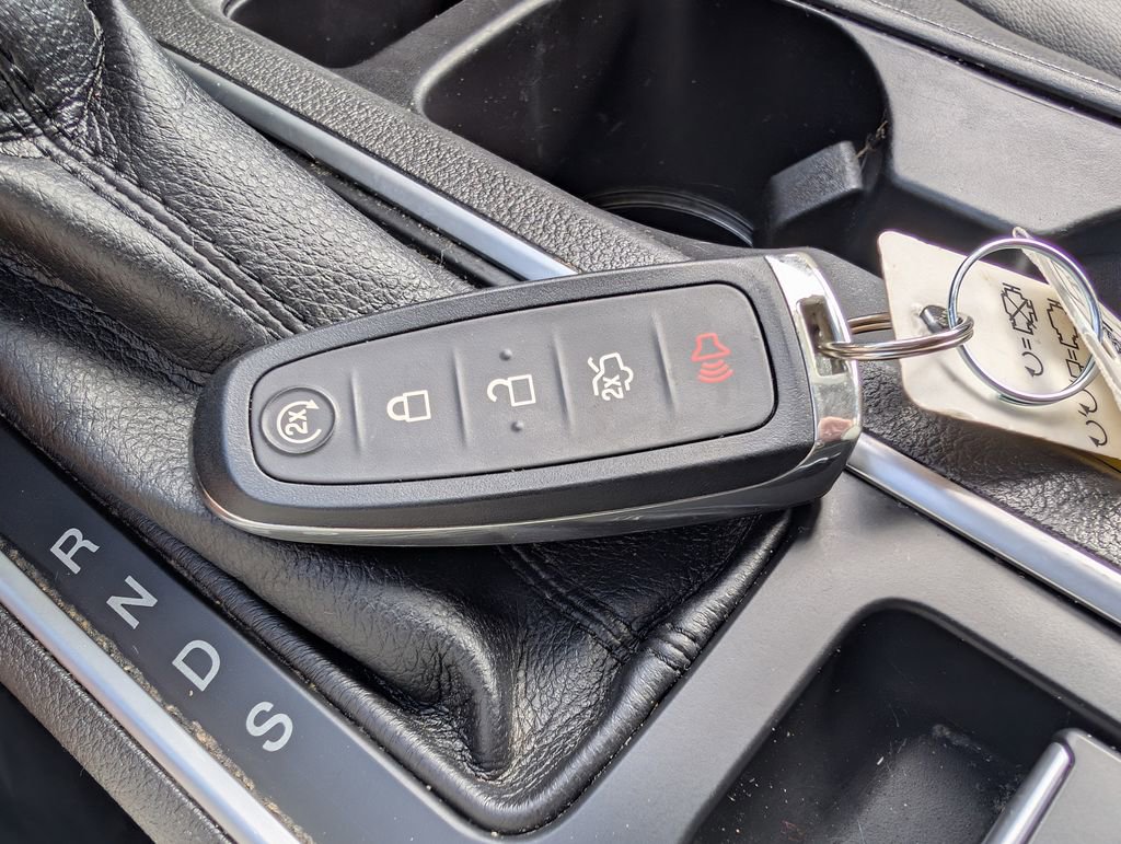 Used 2019 Ford Escape Titanium image 17