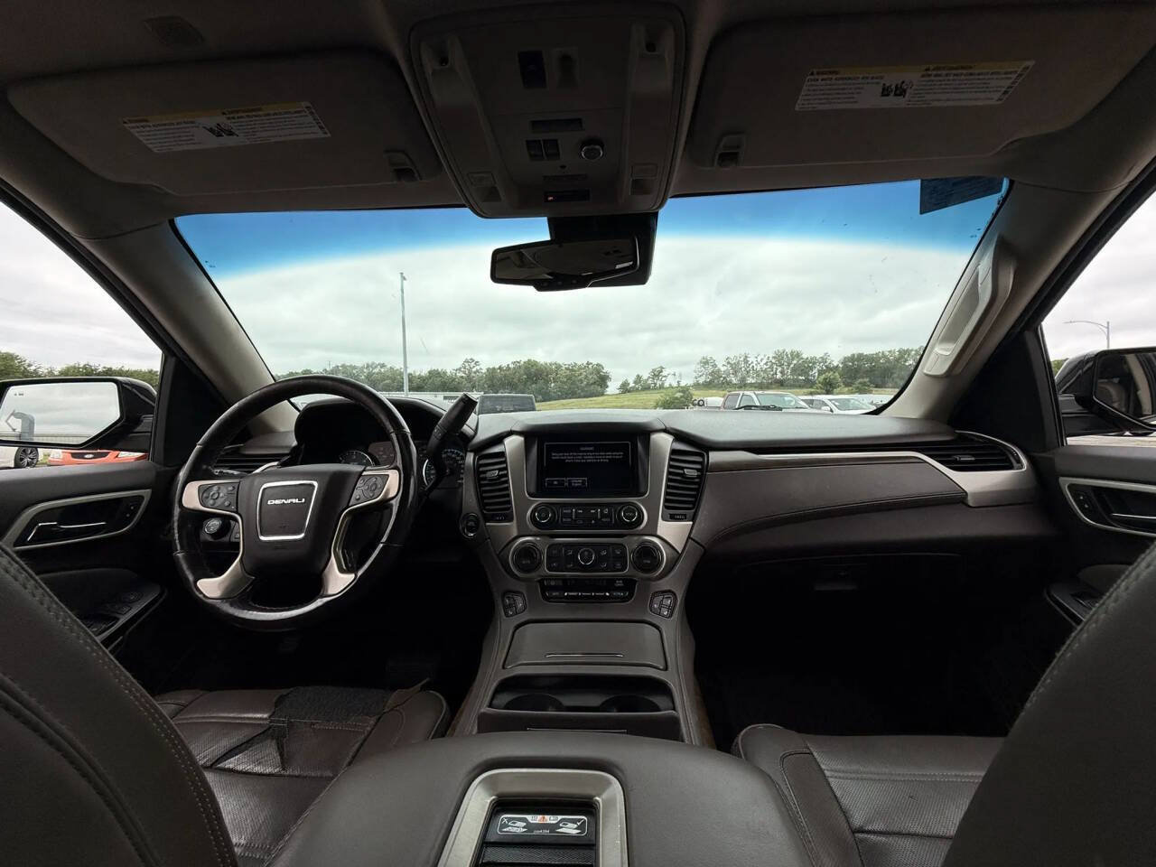 Used 2018 GMC Yukon Denali w/ Denali Ultimate Package AWD/4WD image 23