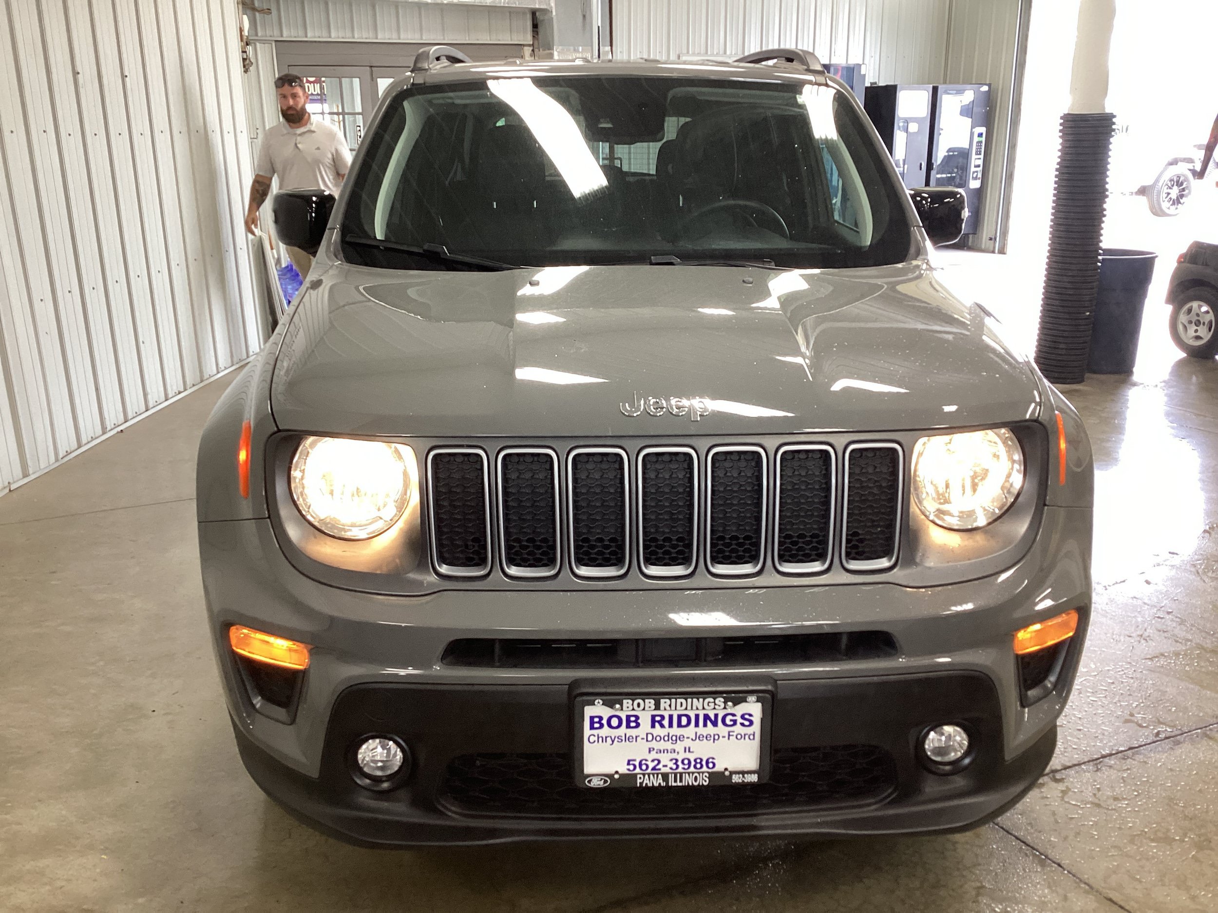 Used 2022 Jeep Renegade Limited AWD/4WD image 8