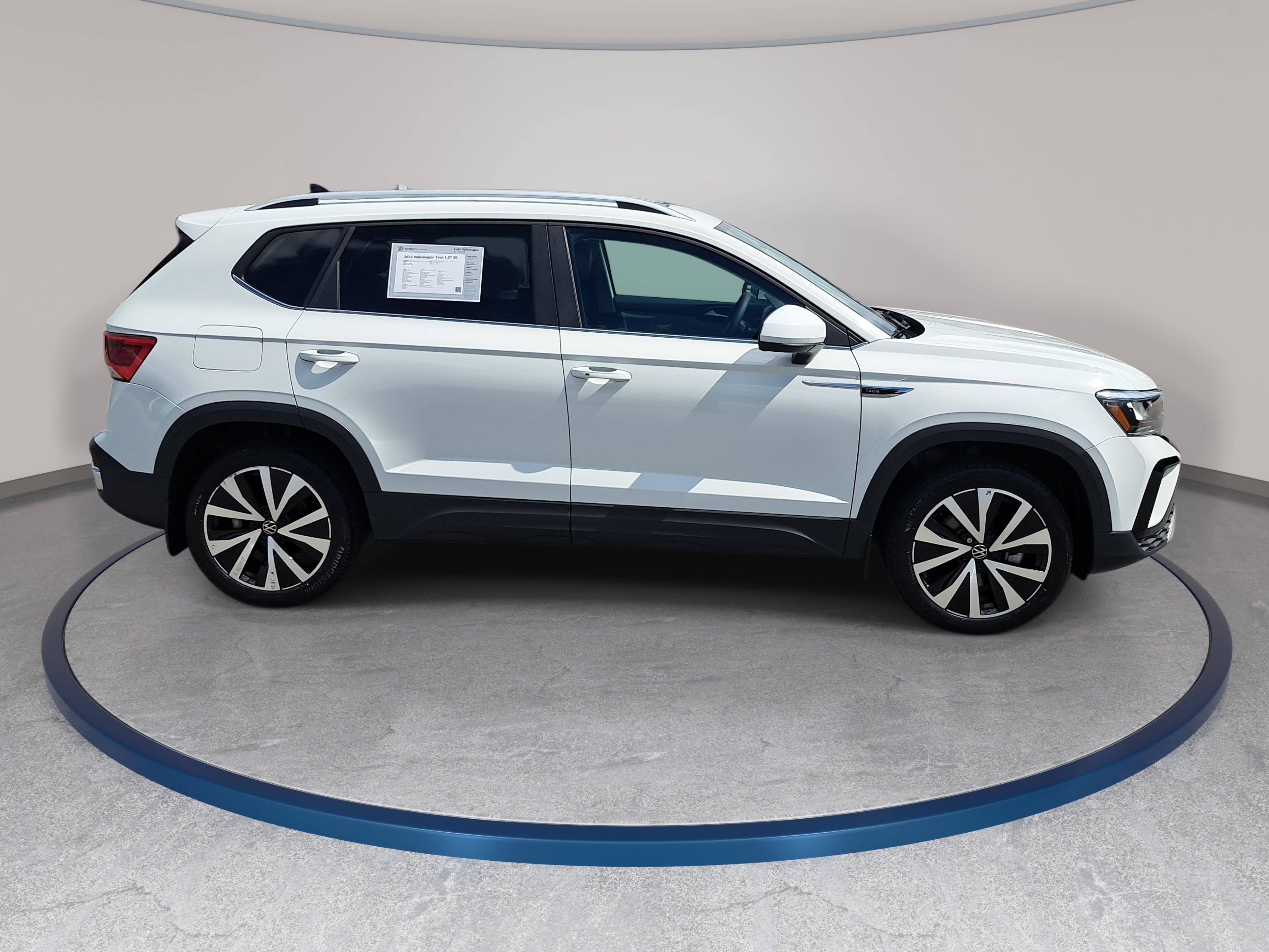 Certified 2023 Volkswagen Taos SE w/ Panoramic Sunroof Package FWD image 4
