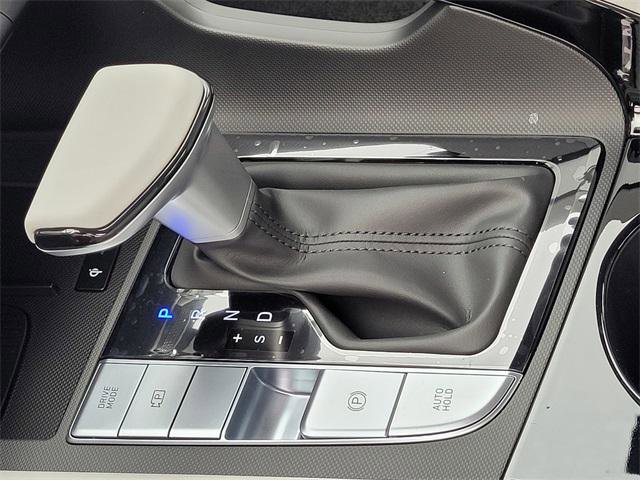 New 2025 Hyundai Elantra Limited image 12