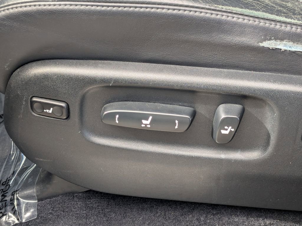 Used 2017 Lexus LX 570 4WD w/ Luxury Package image 19