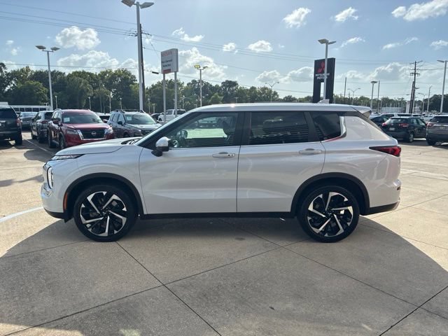 Used 2024 Mitsubishi Outlander SE FWD image 4
