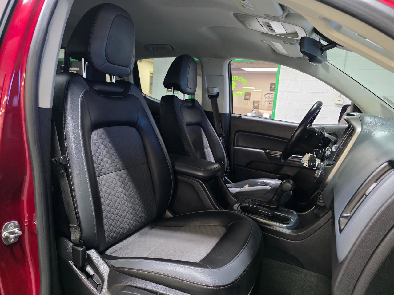 Used 2018 Chevrolet Colorado Z71 AWD/4WD image 24