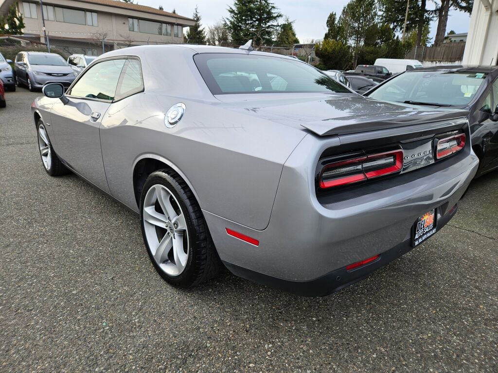 Used 2017 Dodge Challenger R/T w/ Driver Convenience Group image 10