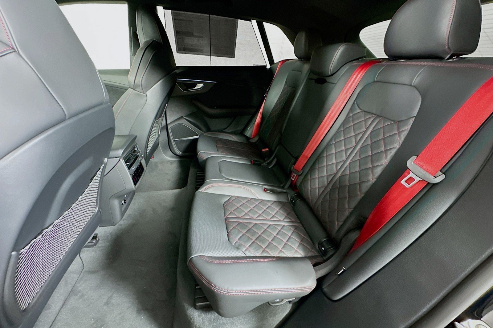 New 2026 Audi SQ8 Prestige AWD/4WD image 9
