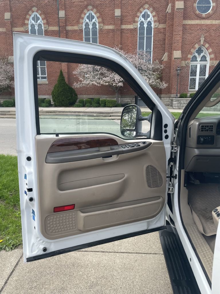 Used 2003 Ford F350 2WD Crew Cab DRW Super Duty image 5