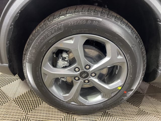 New 2026 Ford Escape ST-Line w/ Tech Pack #1 AWD/4WD image 8