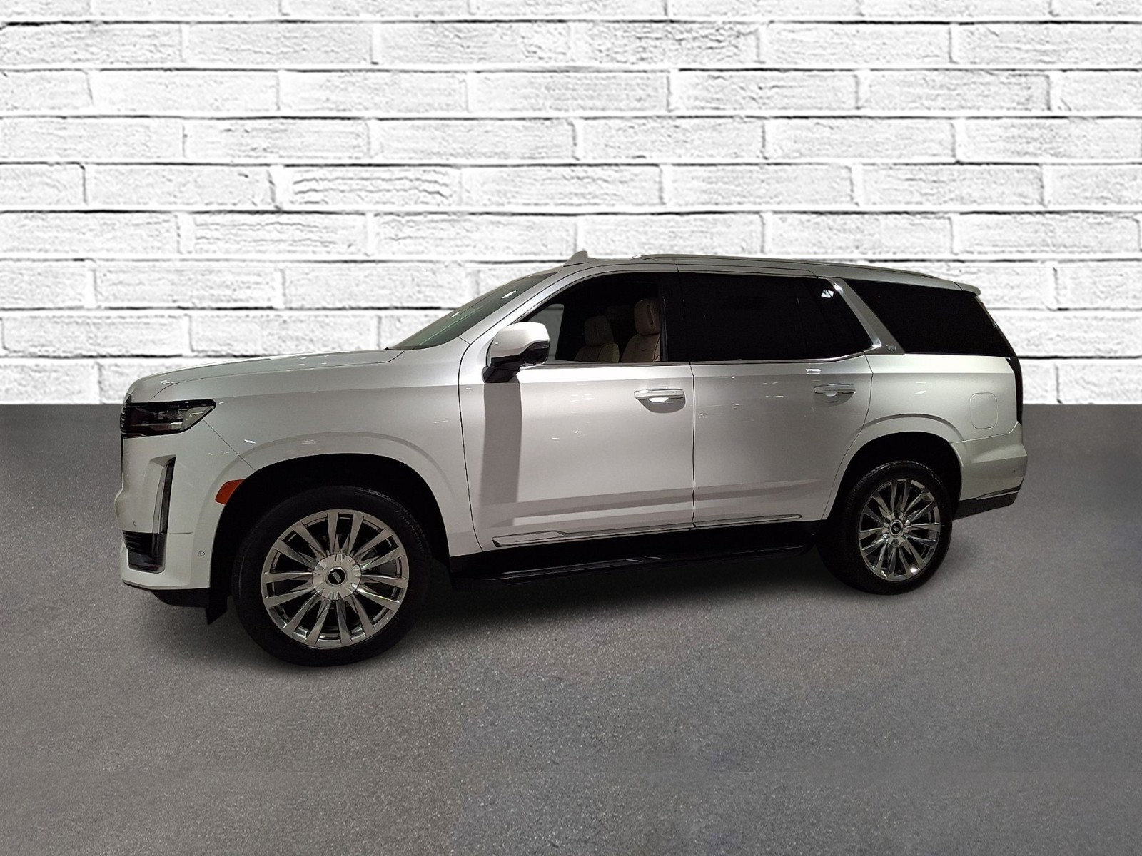 Certified 2023 Cadillac Escalade Premium Luxury AWD/4WD image 3