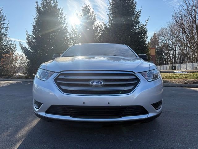 Used 2016 Ford Taurus SE FWD image 10