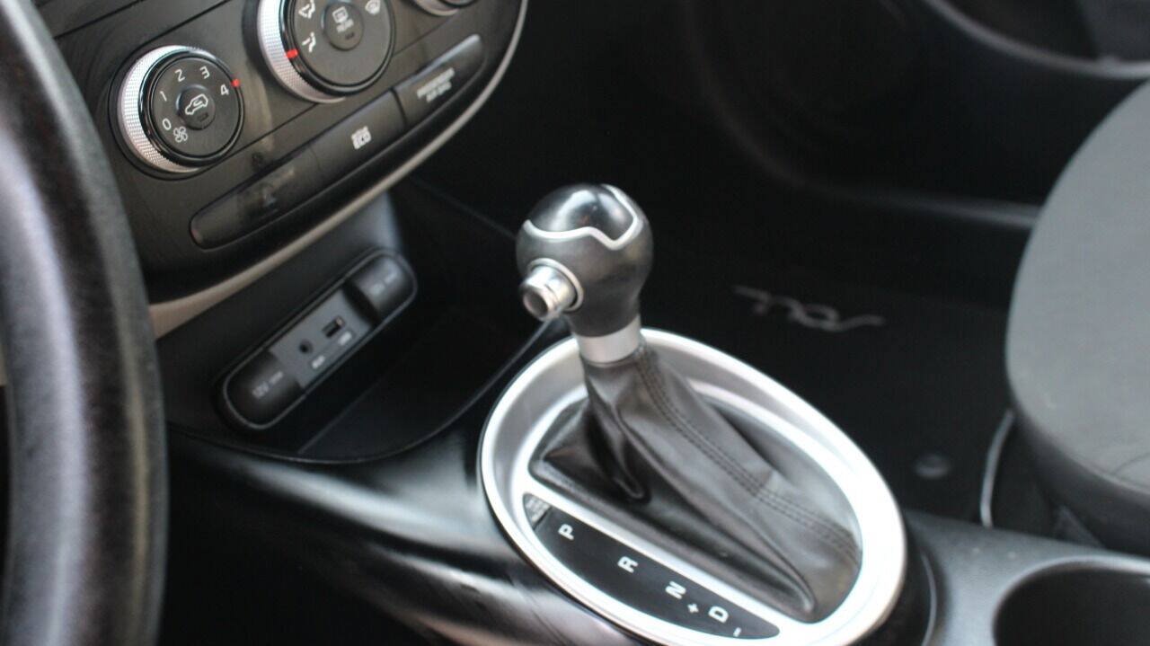 Used 2014 Kia Soul FWD image 19