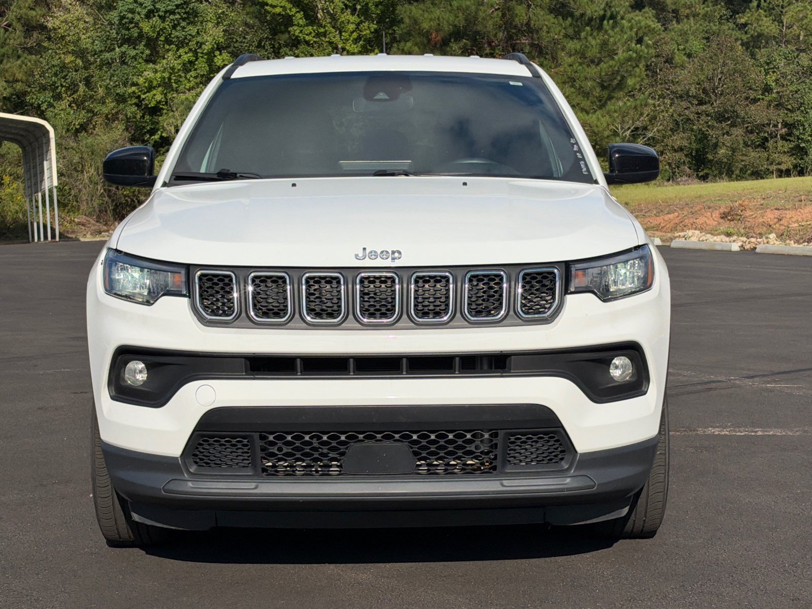 Used 2024 Jeep Compass Latitude AWD/4WD image 2