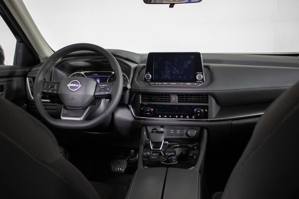 Used 2026 Nissan Rogue SV w/ Cold Weather Package AWD/4WD image 17