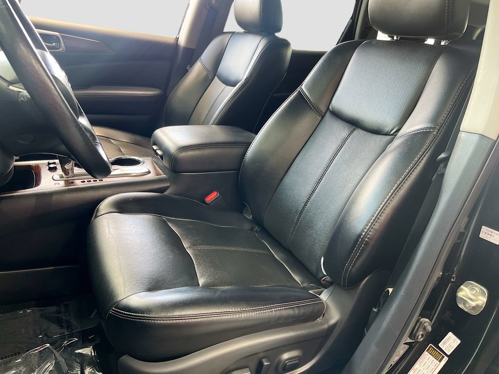 Used 2020 Nissan Pathfinder Platinum FWD image 19