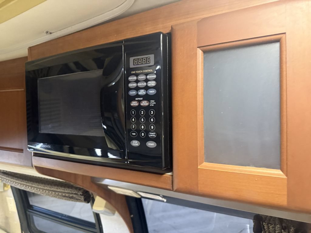 Used 2011 Chevrolet Express 2500 w/ Power Package RWD image 47